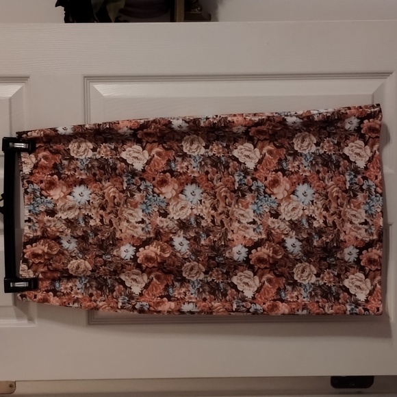Pencil Skirt NWOT - Picture 1 of 3